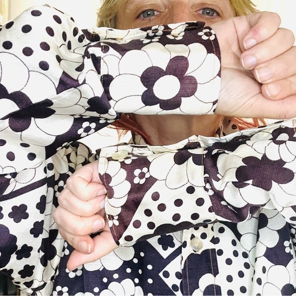 Vintage 1970’s silk disco shirt with a dark brown polka dots & flowers print - Picture 5 of 5